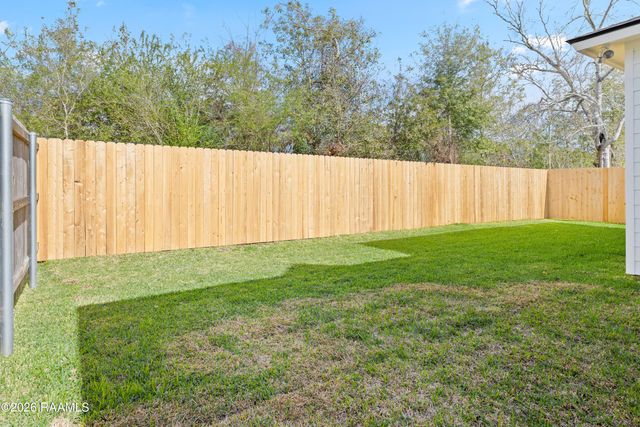 242 Jagged Grove Lane, Youngsville, LA 70592