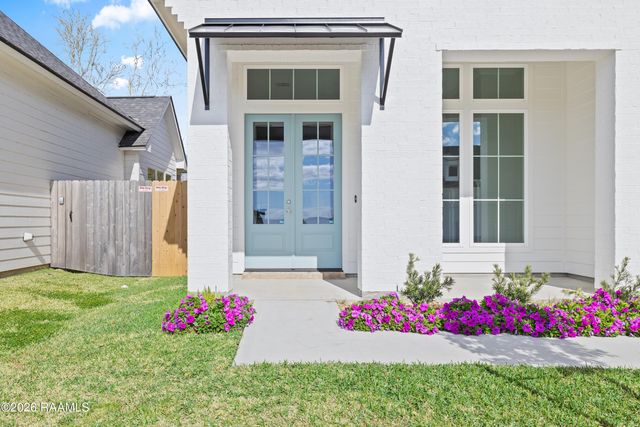 242 Jagged Grove Lane, Youngsville, LA 70592