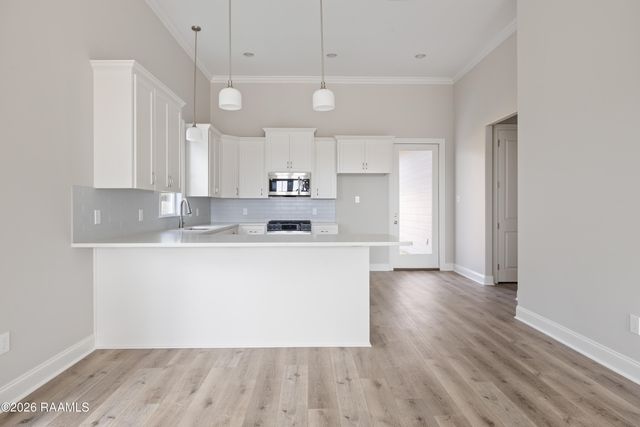 242 Jagged Grove Lane, Youngsville, LA 70592