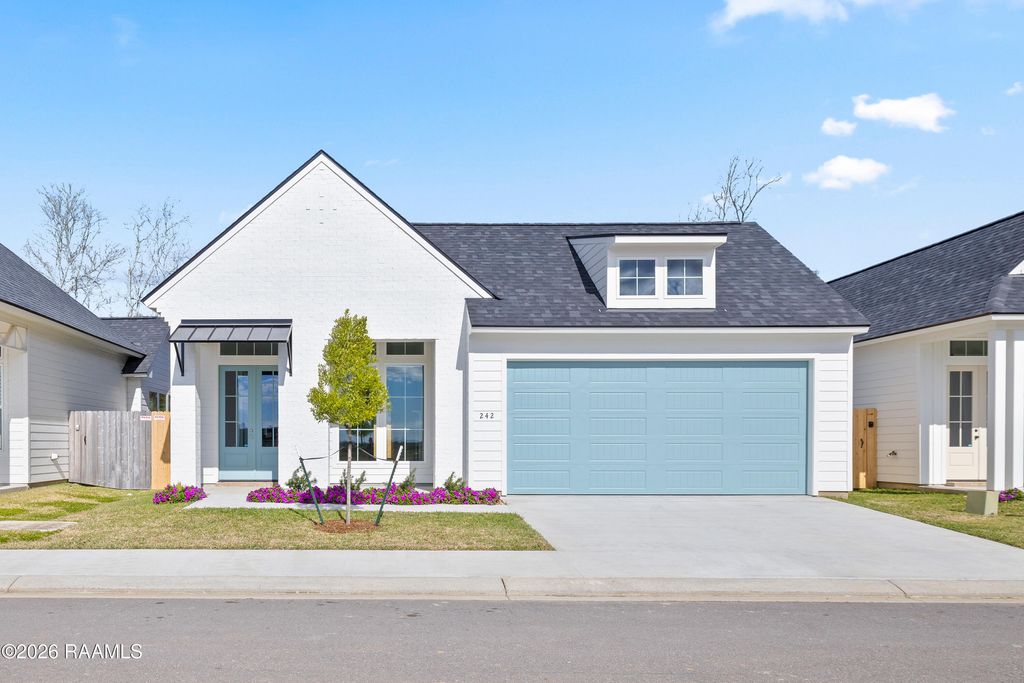 242 Jagged Grove Lane, Youngsville, LA 70592