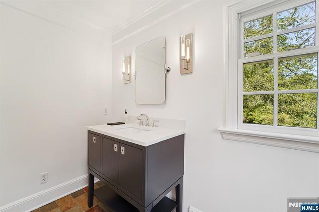 755 W Saddle River Road, Ho-ho-kus, NJ 07423