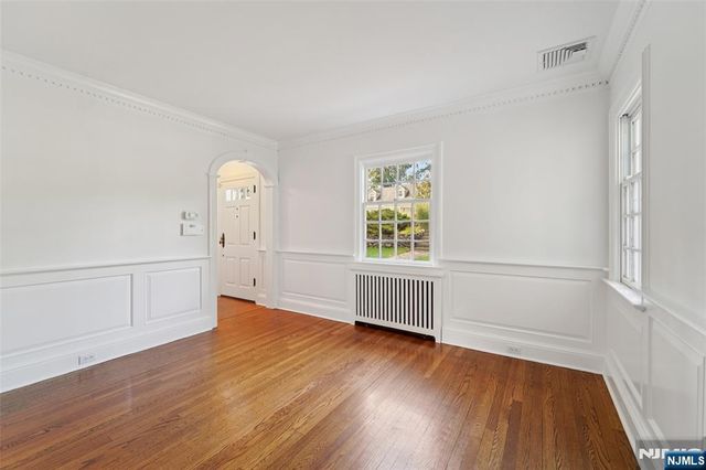 755 W Saddle River Road, Ho-ho-kus, NJ 07423