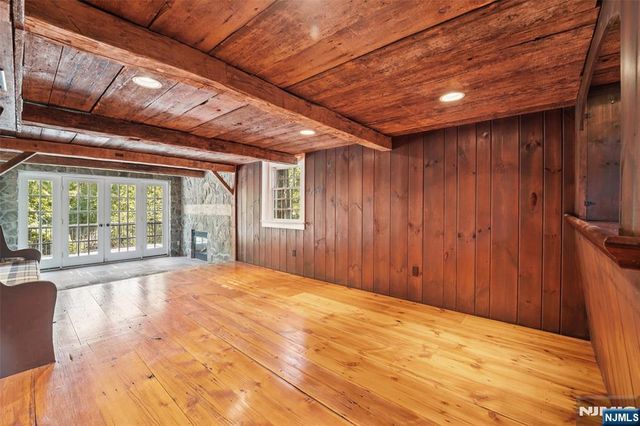 755 W Saddle River Road, Ho-ho-kus, NJ 07423