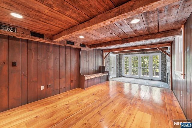 755 W Saddle River Road, Ho-ho-kus, NJ 07423