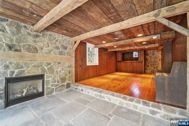 755 W Saddle River Road, Ho-ho-kus, NJ 07423