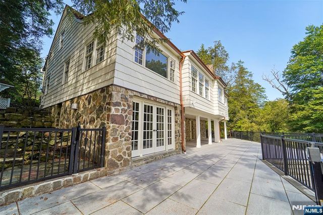 755 W Saddle River Road, Ho-ho-kus, NJ 07423