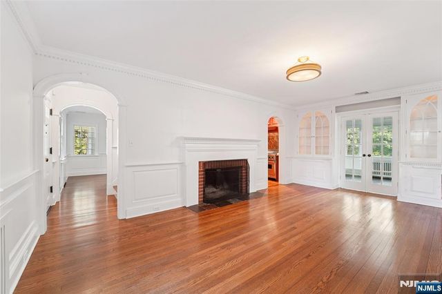 755 W Saddle River Road, Ho-ho-kus, NJ 07423