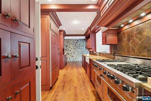 755 W Saddle River Road, Ho-ho-kus, NJ 07423