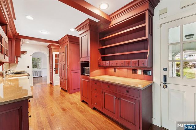 755 W Saddle River Road, Ho-ho-kus, NJ 07423