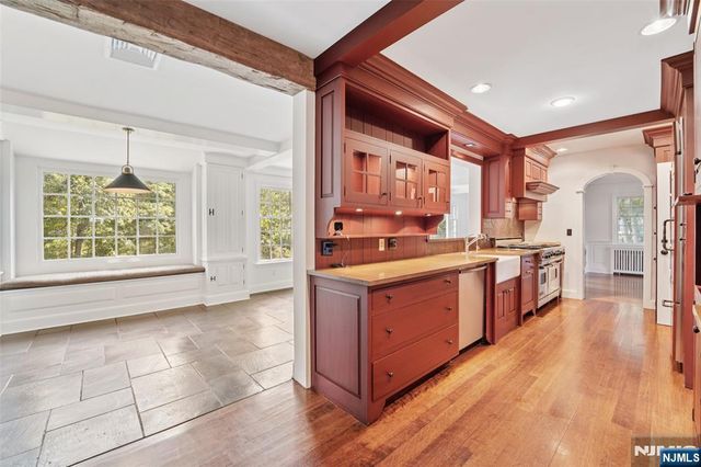 755 W Saddle River Road, Ho-ho-kus, NJ 07423