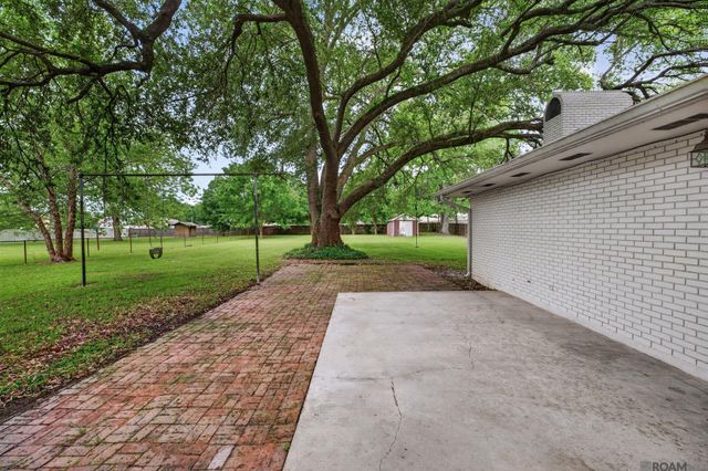 4835 Newell St, Zachary, LA 70791