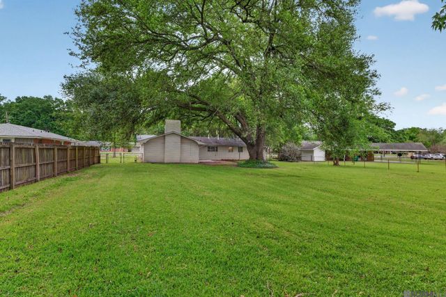 4835 Newell St, Zachary, LA 70791