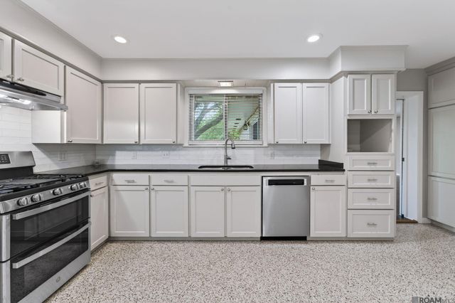 4835 Newell St, Zachary, LA 70791
