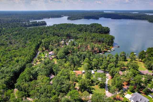 1129 Lakeside Drive, Lincolnton, GA 30817