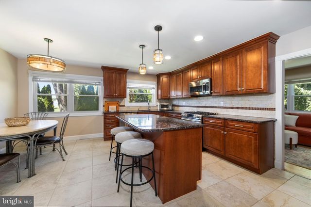 128 SANDRINGHAM RD, Cherry Hill, NJ 08003