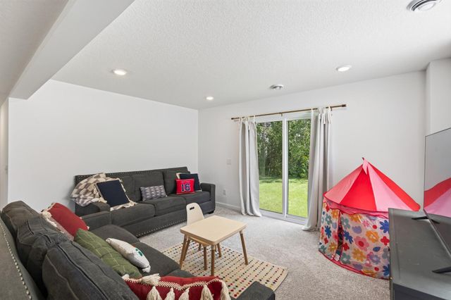 12994 10th Avenue N, Zimmerman, MN 55398