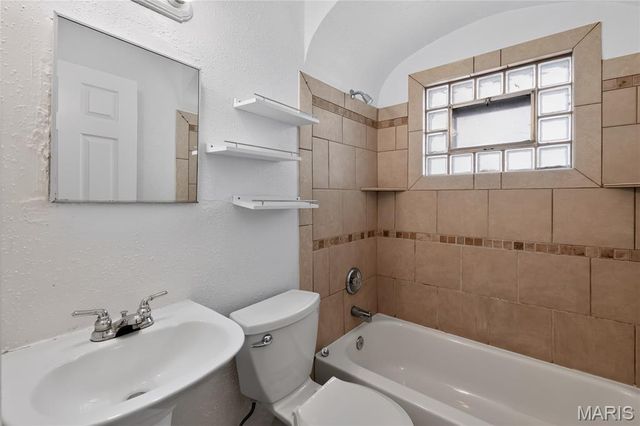 6847 Corbitt Avenue, University City, MO 63130
