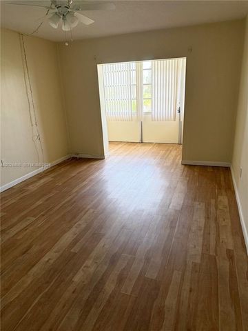 2820 NE 201st Ter F329, Aventura, FL 33180