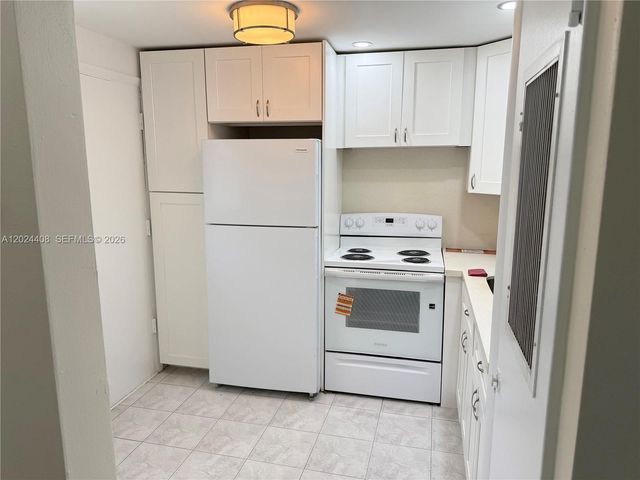 2820 NE 201st Ter F329, Aventura, FL 33180