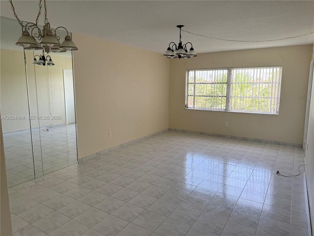 2820 NE 201st Ter F329, Aventura, FL 33180