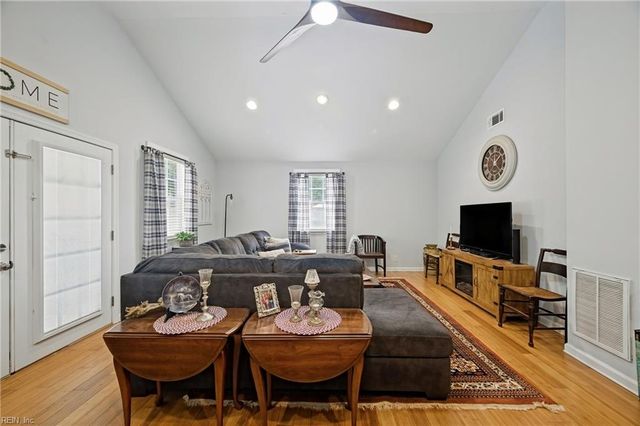 8729 Marlfield RD, Gloucester, VA 23061