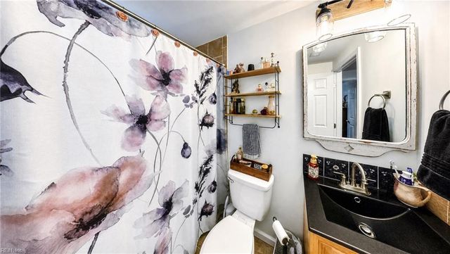 8729 Marlfield RD, Gloucester, VA 23061