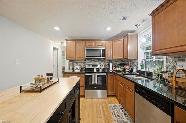 8729 Marlfield RD, Gloucester, VA 23061