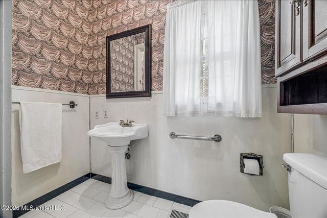 140 N Maury Street, M, Holly Springs, MS 38635