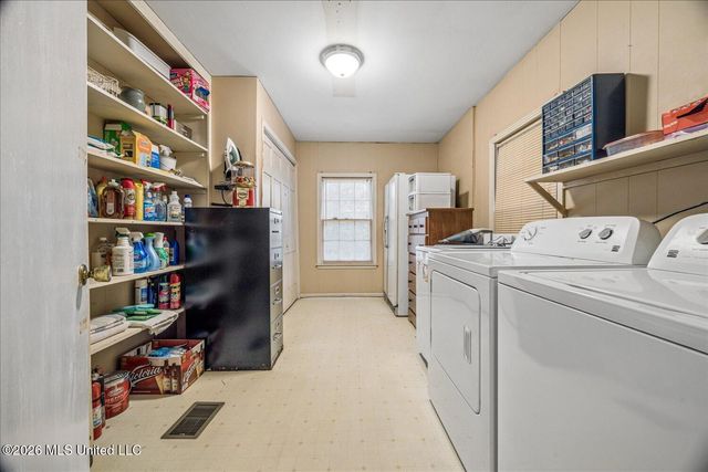 140 N Maury Street, M, Holly Springs, MS 38635