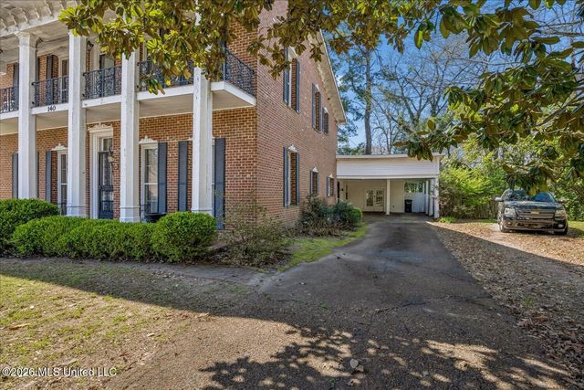 140 N Maury Street, M, Holly Springs, MS 38635