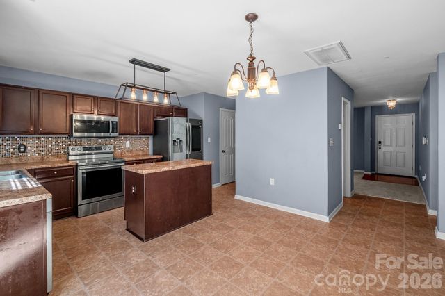 9520 Eagle Feathers Drive 154, Charlotte, NC 28214