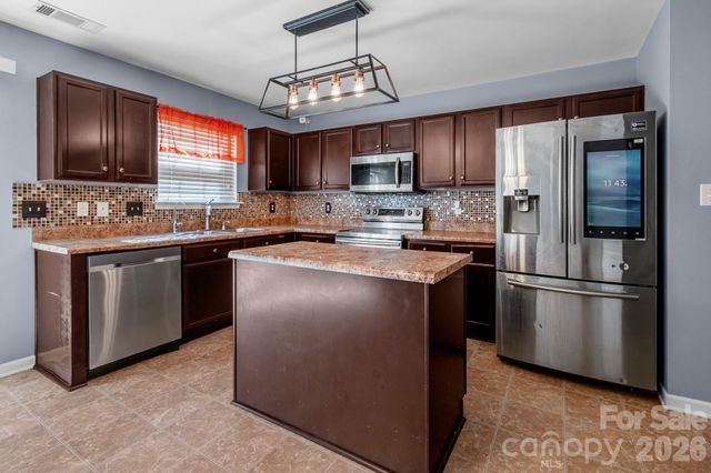 9520 Eagle Feathers Drive 154, Charlotte, NC 28214