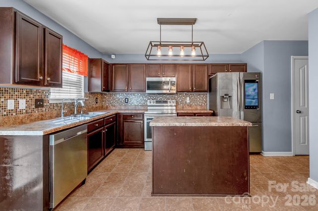 9520 Eagle Feathers Drive 154, Charlotte, NC 28214