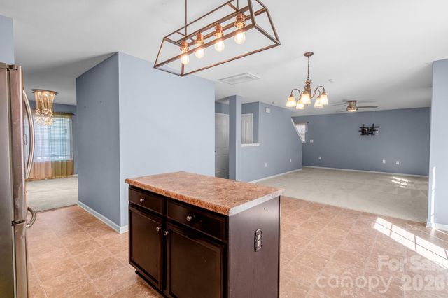 9520 Eagle Feathers Drive 154, Charlotte, NC 28214