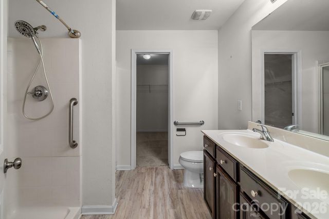 9520 Eagle Feathers Drive 154, Charlotte, NC 28214