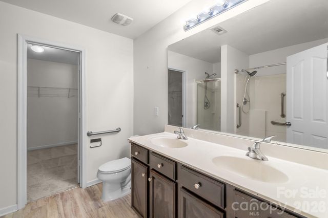 9520 Eagle Feathers Drive 154, Charlotte, NC 28214