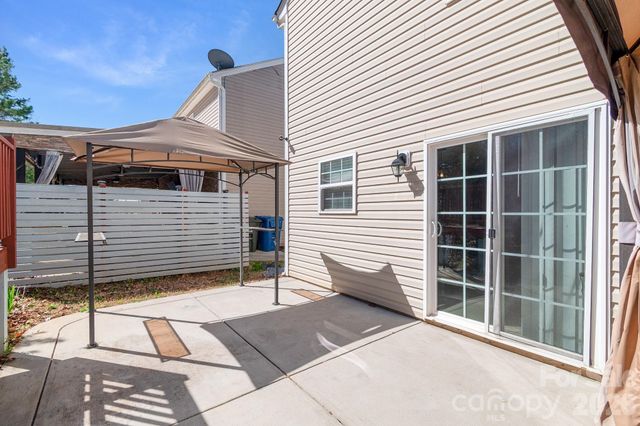 9520 Eagle Feathers Drive 154, Charlotte, NC 28214