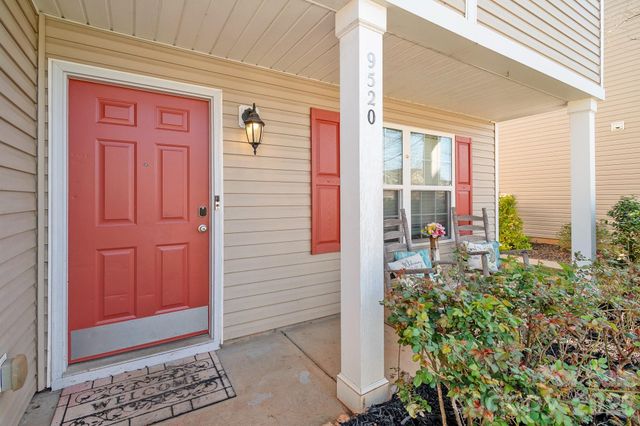 9520 Eagle Feathers Drive 154, Charlotte, NC 28214