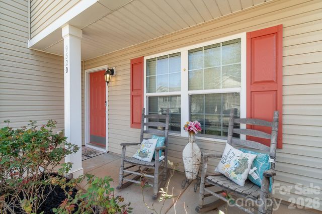 9520 Eagle Feathers Drive 154, Charlotte, NC 28214