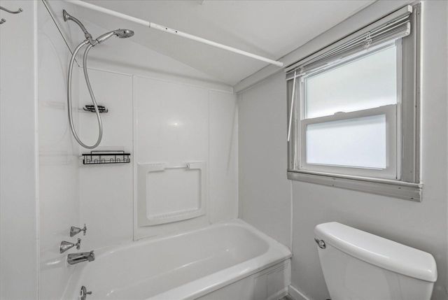 7139 W Saint Paul AVENUE, Milwaukee, WI 53213