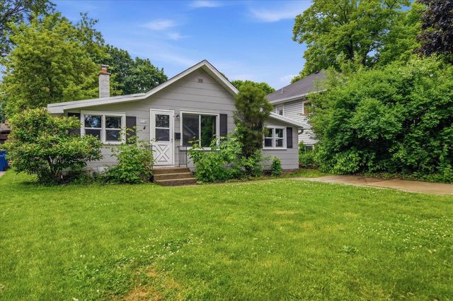 7139 W Saint Paul AVENUE, Milwaukee, WI 53213