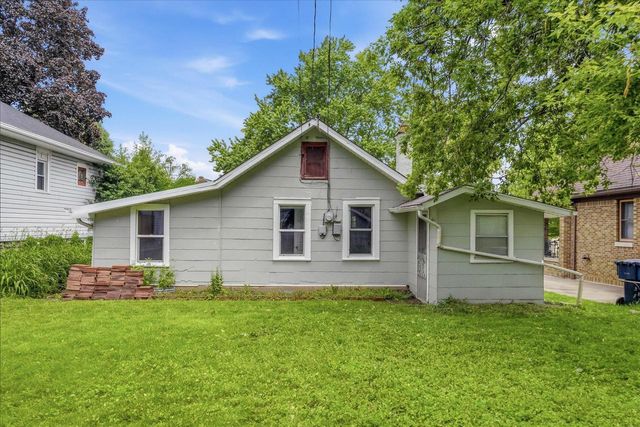 7139 W Saint Paul AVENUE, Milwaukee, WI 53213
