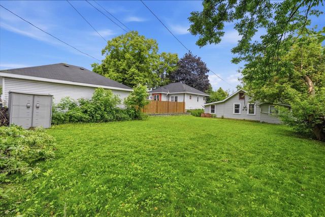 7139 W Saint Paul AVENUE, Milwaukee, WI 53213