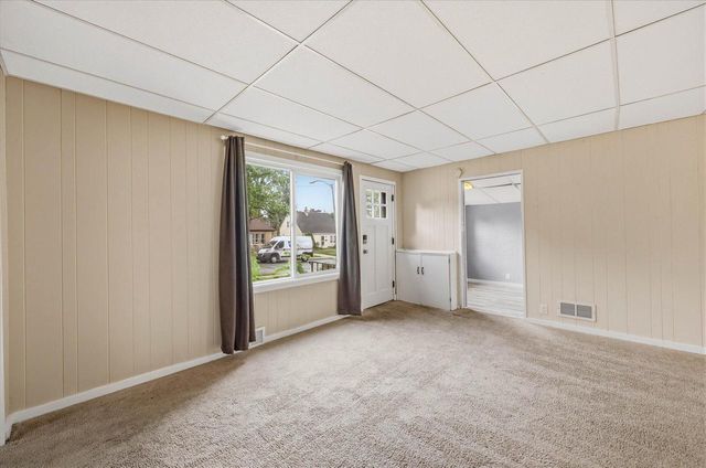 7139 W Saint Paul AVENUE, Milwaukee, WI 53213