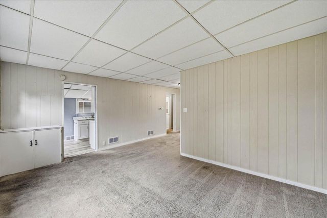7139 W Saint Paul AVENUE, Milwaukee, WI 53213