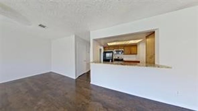57 W Townhouse Lane 18, Grand Prairie, TX 75052