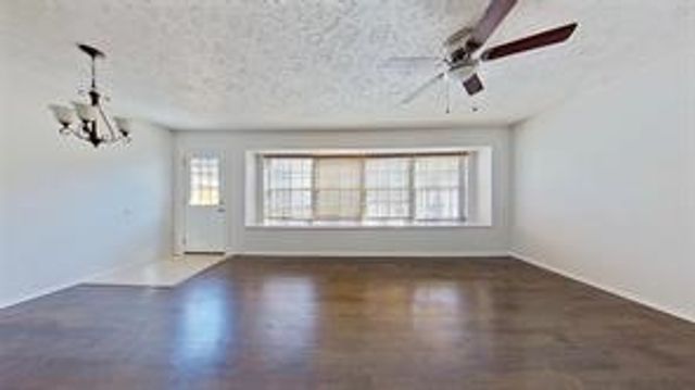 57 W Townhouse Lane 18, Grand Prairie, TX 75052