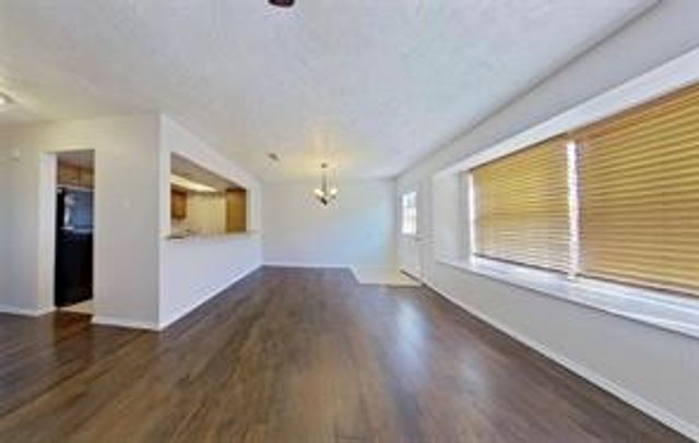57 W Townhouse Lane 18, Grand Prairie, TX 75052
