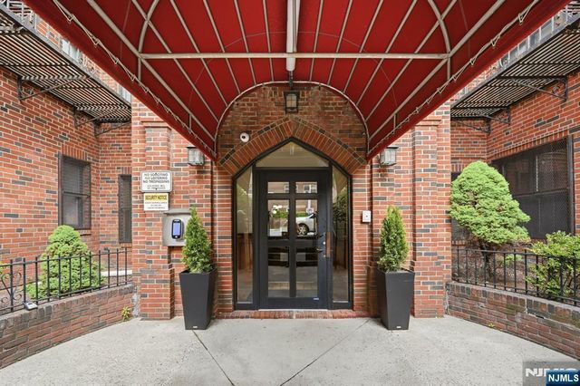 5 Pomona 2C, Newark, NJ 07112