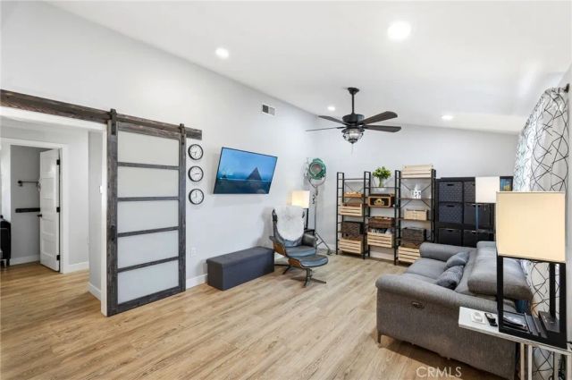 19237 Avenue Of The Oaks B, Newhall, CA 91321